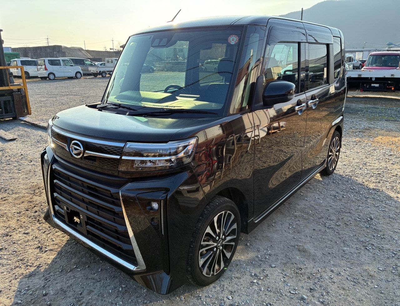 Daihatsu Tanto 2023